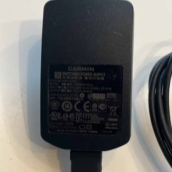 Garmin Approach S1 GPS Golf Watch EUC Black with Charger and Owner’s Manual - Picture 7 of 9